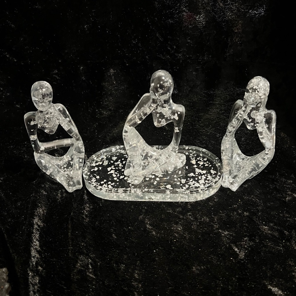 THE RICH & FAMOUS - Thinker Figurines Set